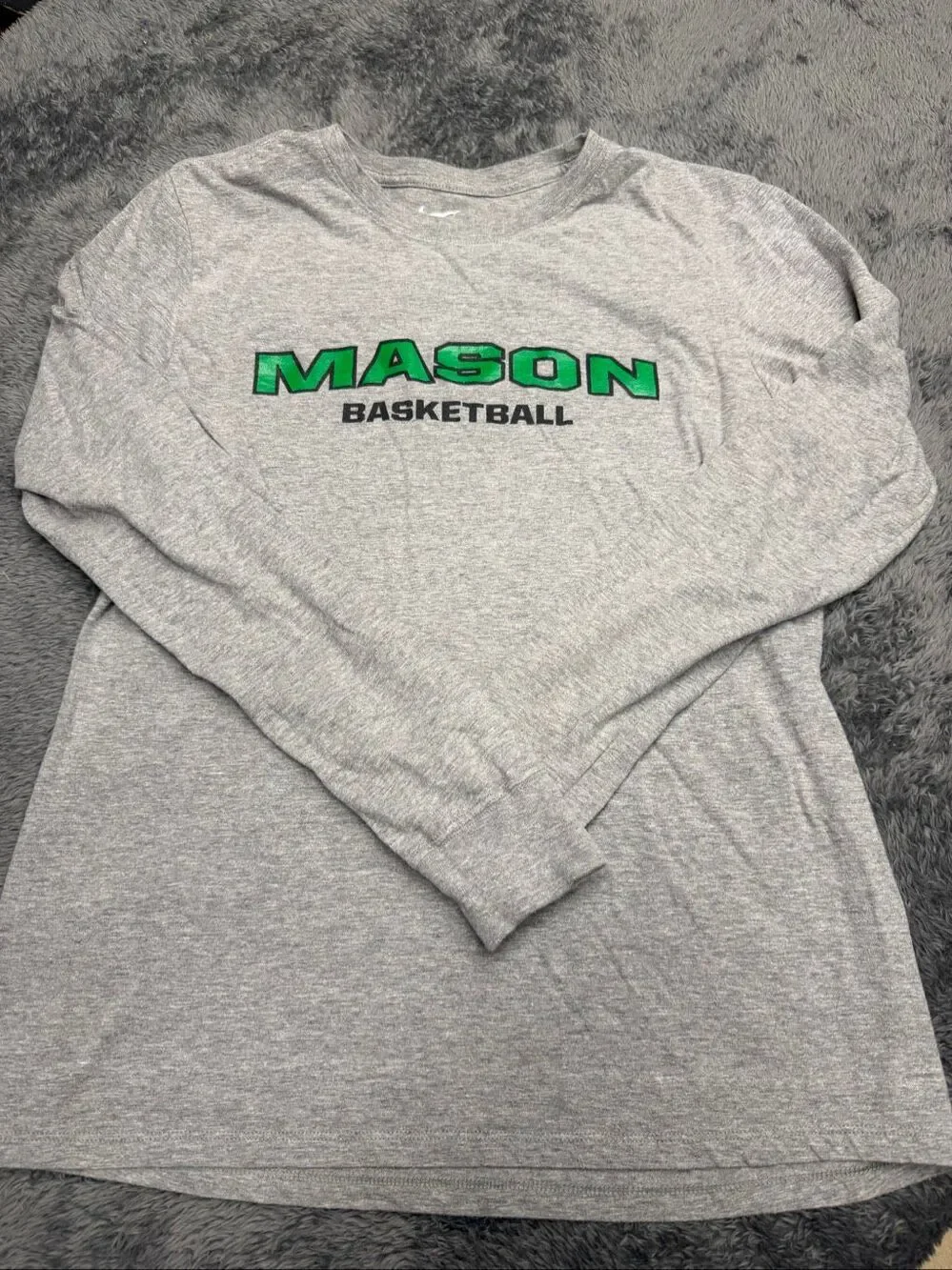 Nike Mason Basketball Men’s Medium Long Sleeve Shirt